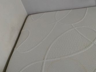 Almost new Queen Matress