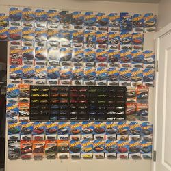 130 Hot Wheels 
