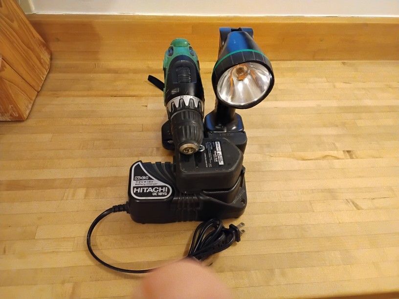 Cordless Drill And Flashlight 