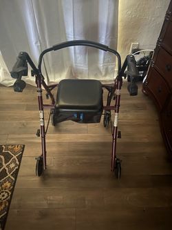 Walker/seat