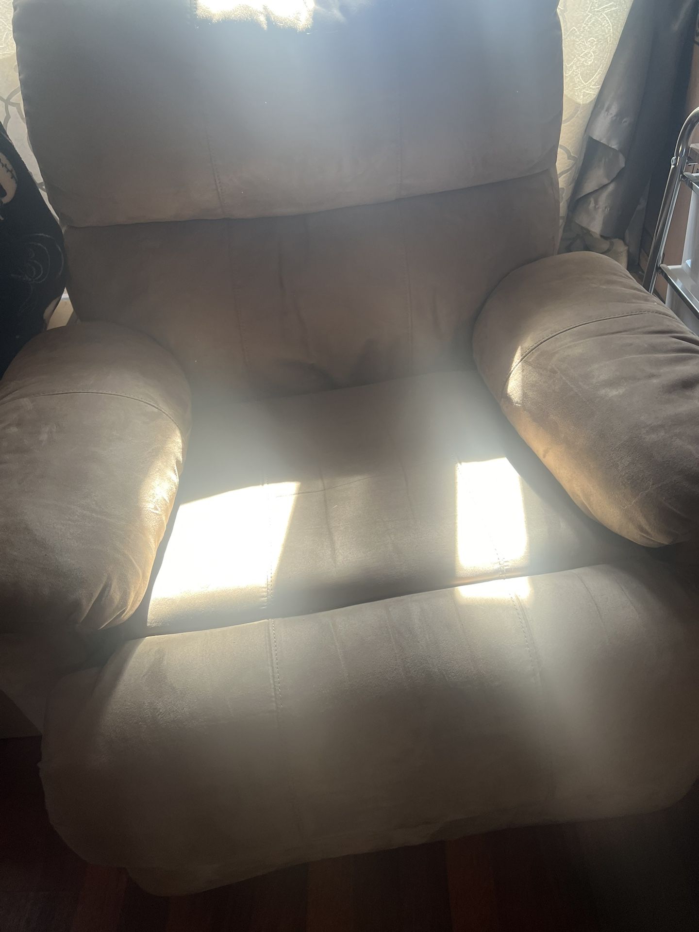 Free To All! Moving Tomorrow. If You Can Come Get It It’s Yours