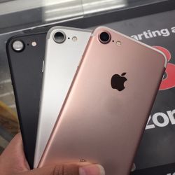 Apple iphone 7 32 gb unlocked sold with warranty  $135 Each 
