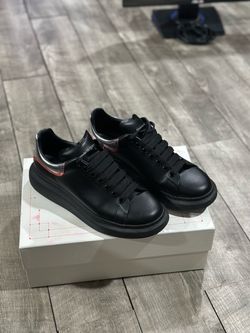 (AUTHENTIC) Alexander McQueens I have receipt