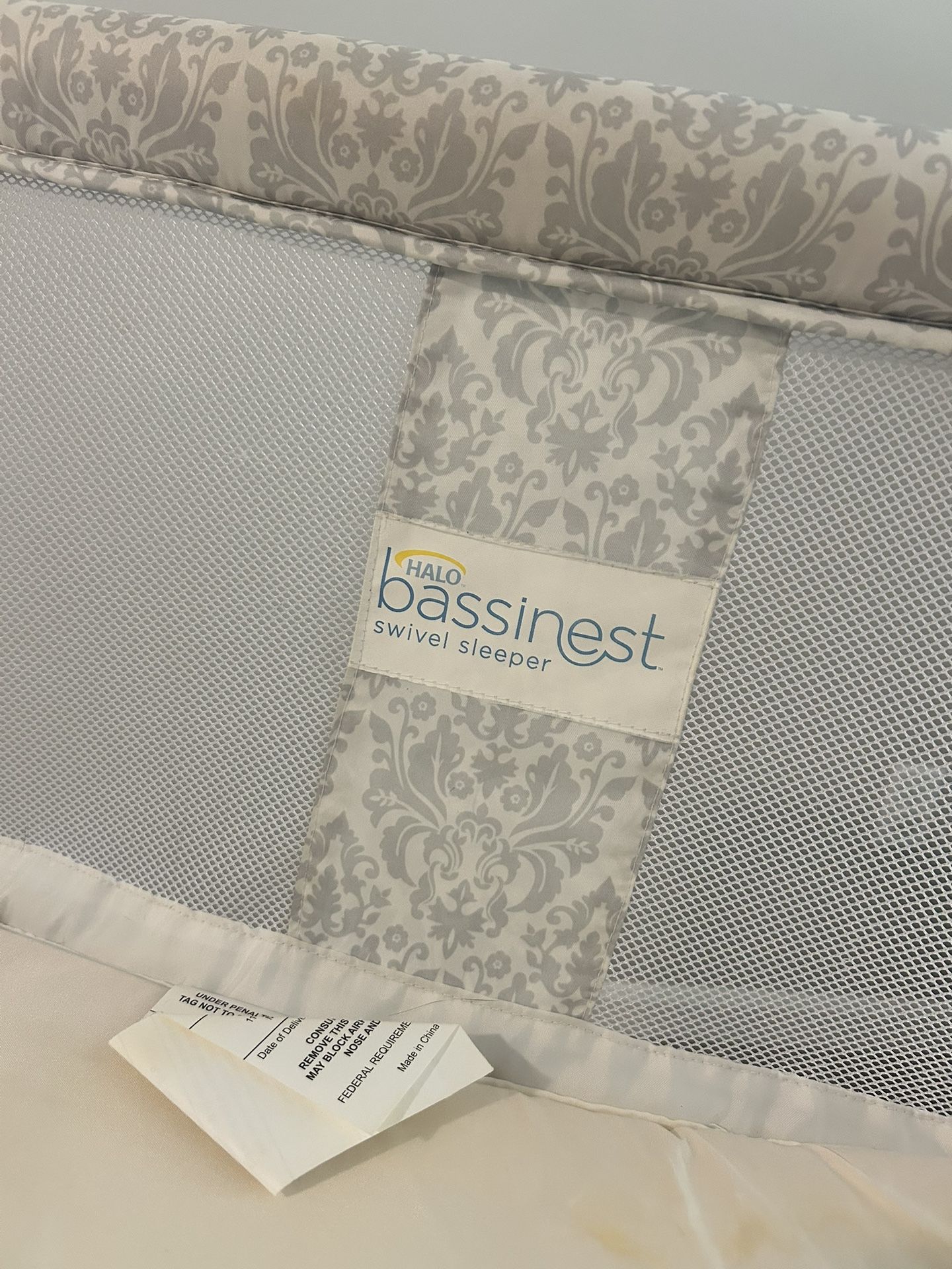 Halo Swivel Bassinet