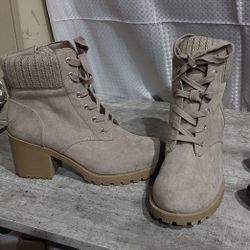 Women's Boots Sizes 8 To 8.5