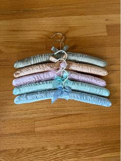 Satin hangers (set of 25)