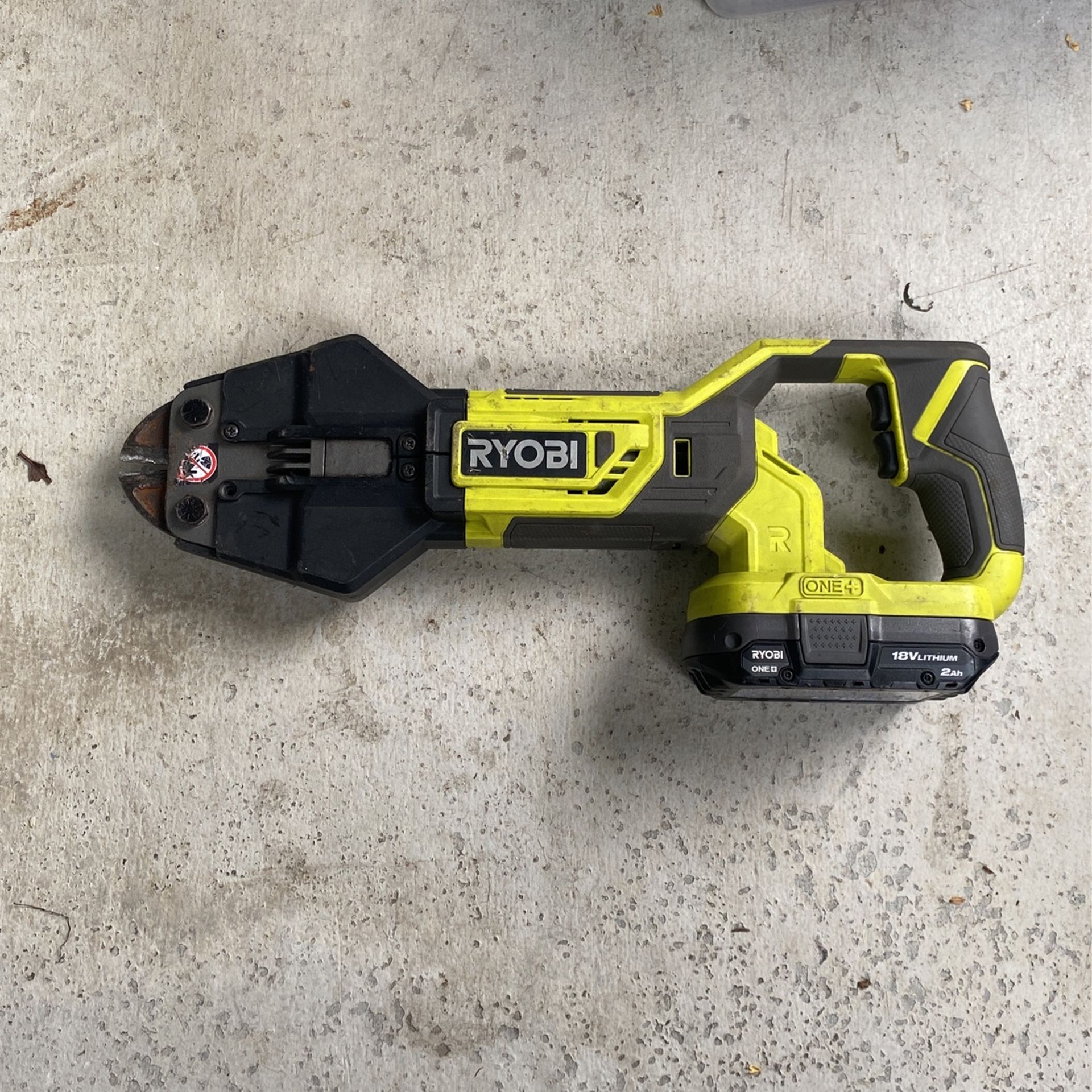 RYOBI 18-Volt ONE+ Cordless Bolt Cutters P592