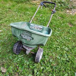 Seed/Salt Spreader