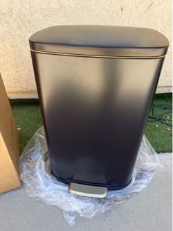 Trash can
