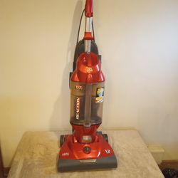 Dirt Devil Reaction Bagless Vacuum