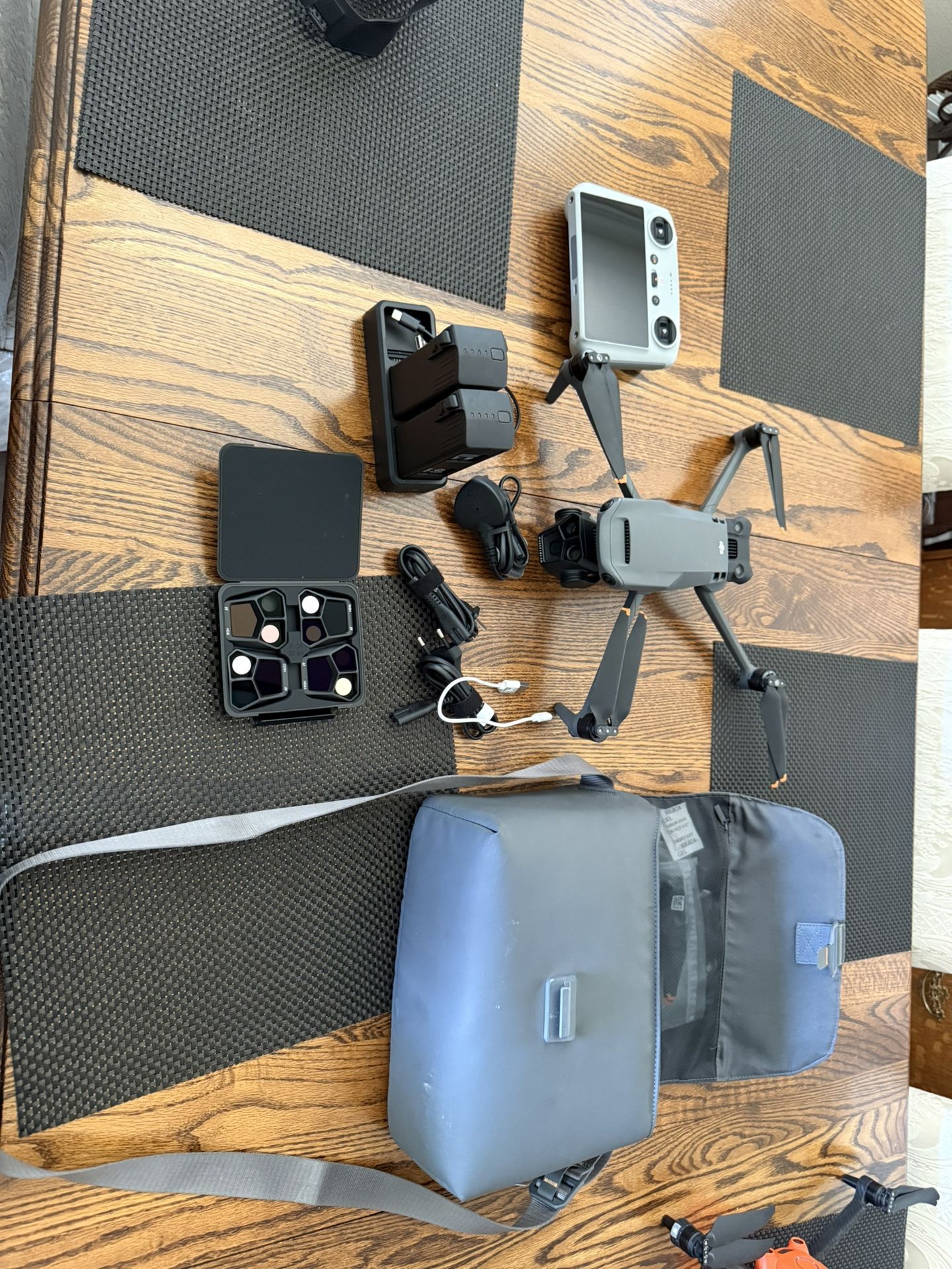 I’m selling my DJI Mavic 3 Pro for $2800, and I’m including the fly more package.