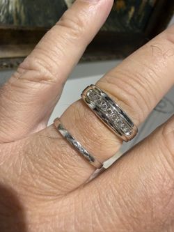 14K White Gold Natural  Diamonds Nice Mens Ring Band 