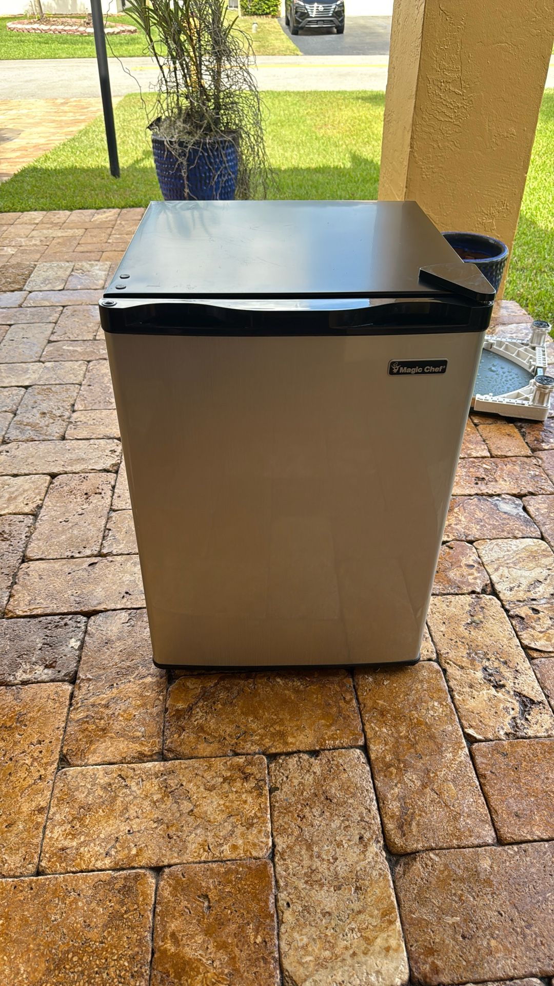 Magic Shelf Mini Fridge