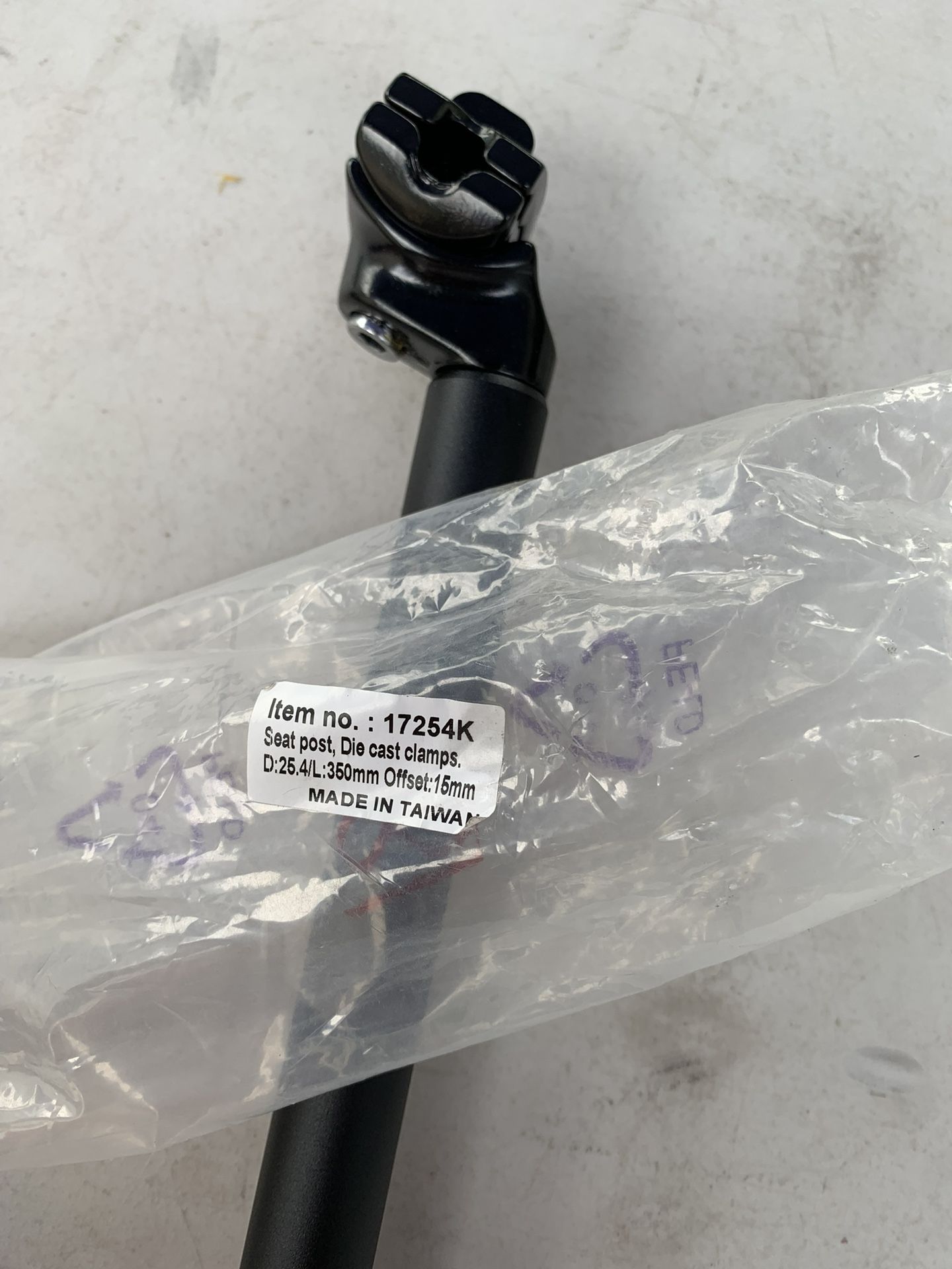 Uno Brand Black Seat Post With Adjustable Pivot Seat Mount