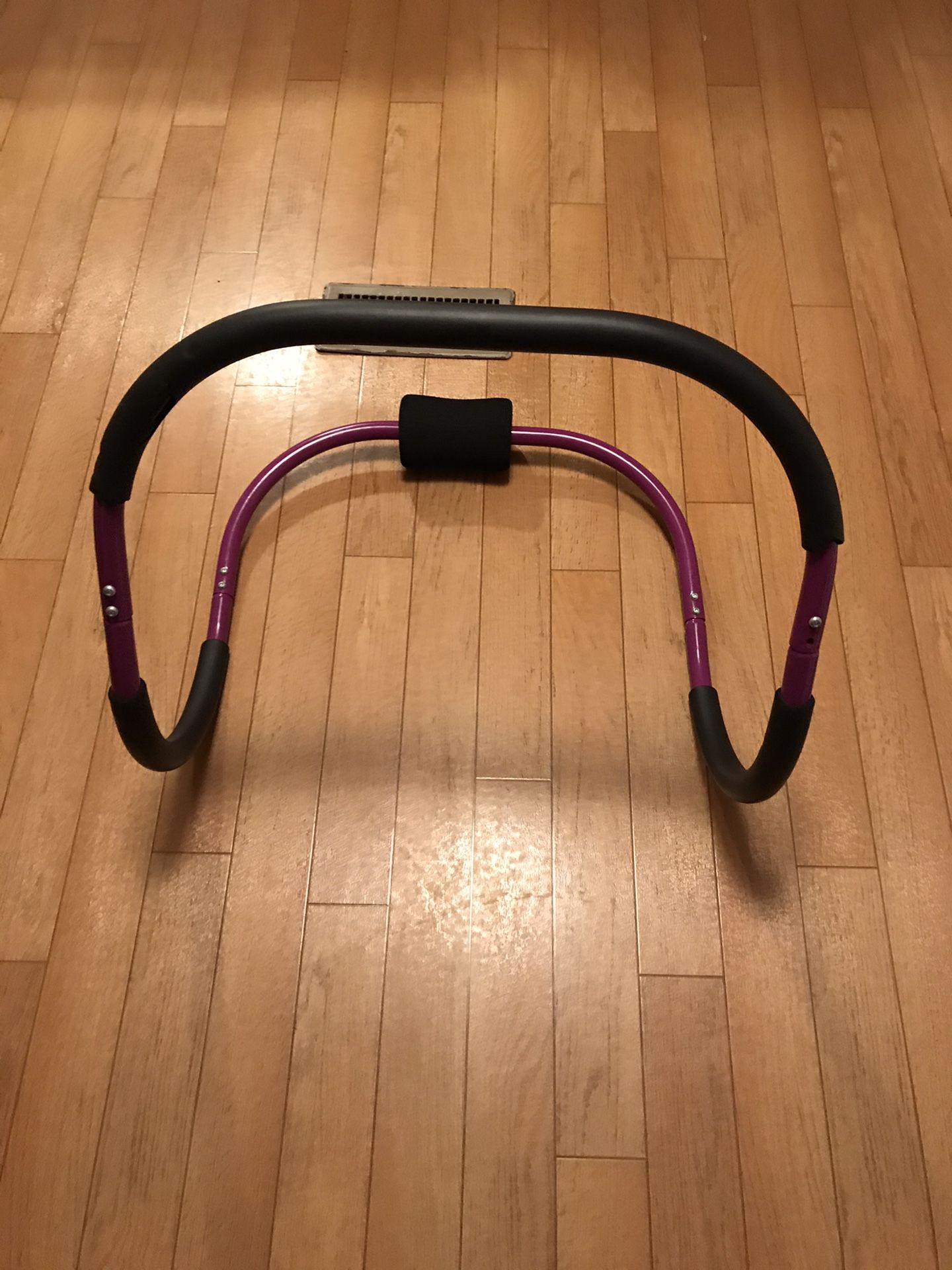 AB roller exercise equipment