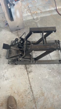 Motor cycle jack