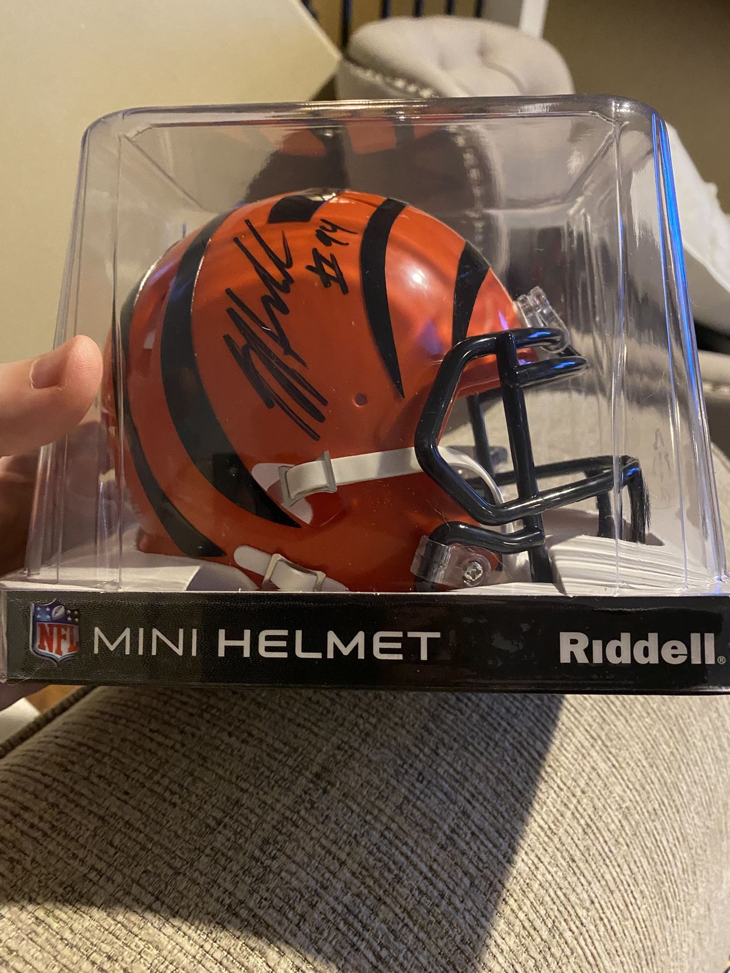 NFL Autographed mini helmet - Sam Hubbard - new!