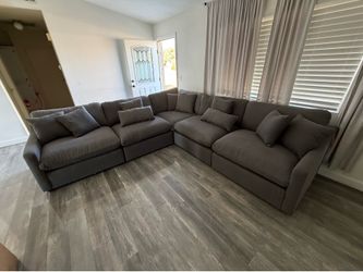 Coaster plush sectional