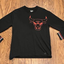 Express Chicago Bulls Long Cotton Heavyweight Shirt Men’s Size Small (Stain)