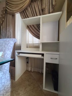 Multi-Layer Desk