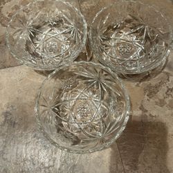 Set Of 3 Cut Glass Bowls 5”x2” Scalloped Rim Starburst Pattern Vintage EUC