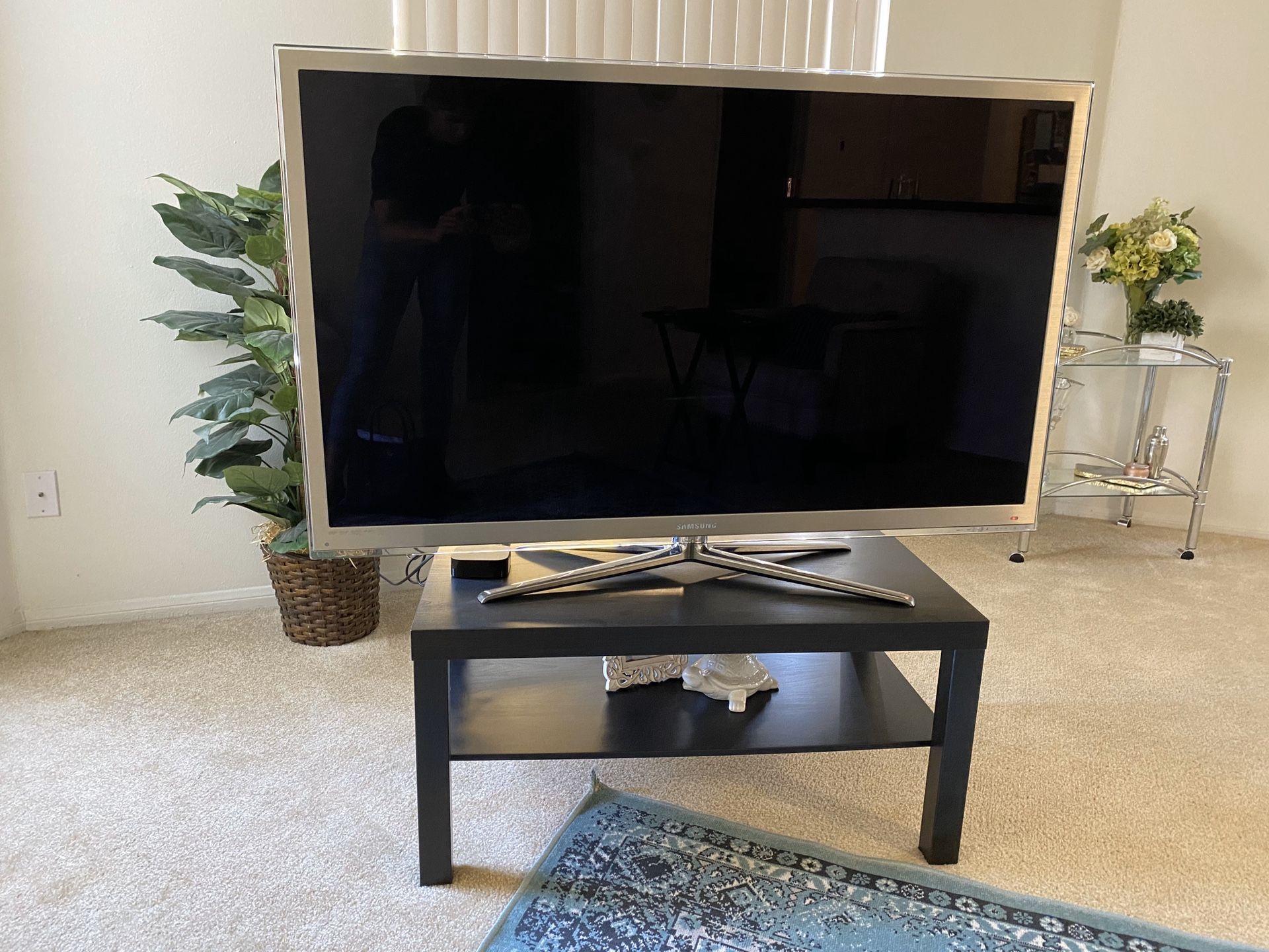 Beautiful two tier wooden tv stand or coffee table in black