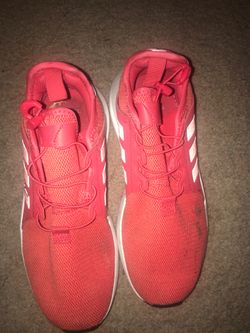 Size 6 in boys addidas one shoe have a gum stain