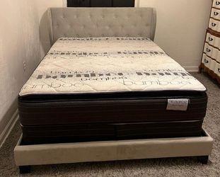 Queen Size Mattress Pillow Top With Box Springs✅