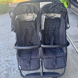Free Zoe Stroller (see pics and details)