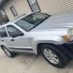 2005 Jeep Laredo