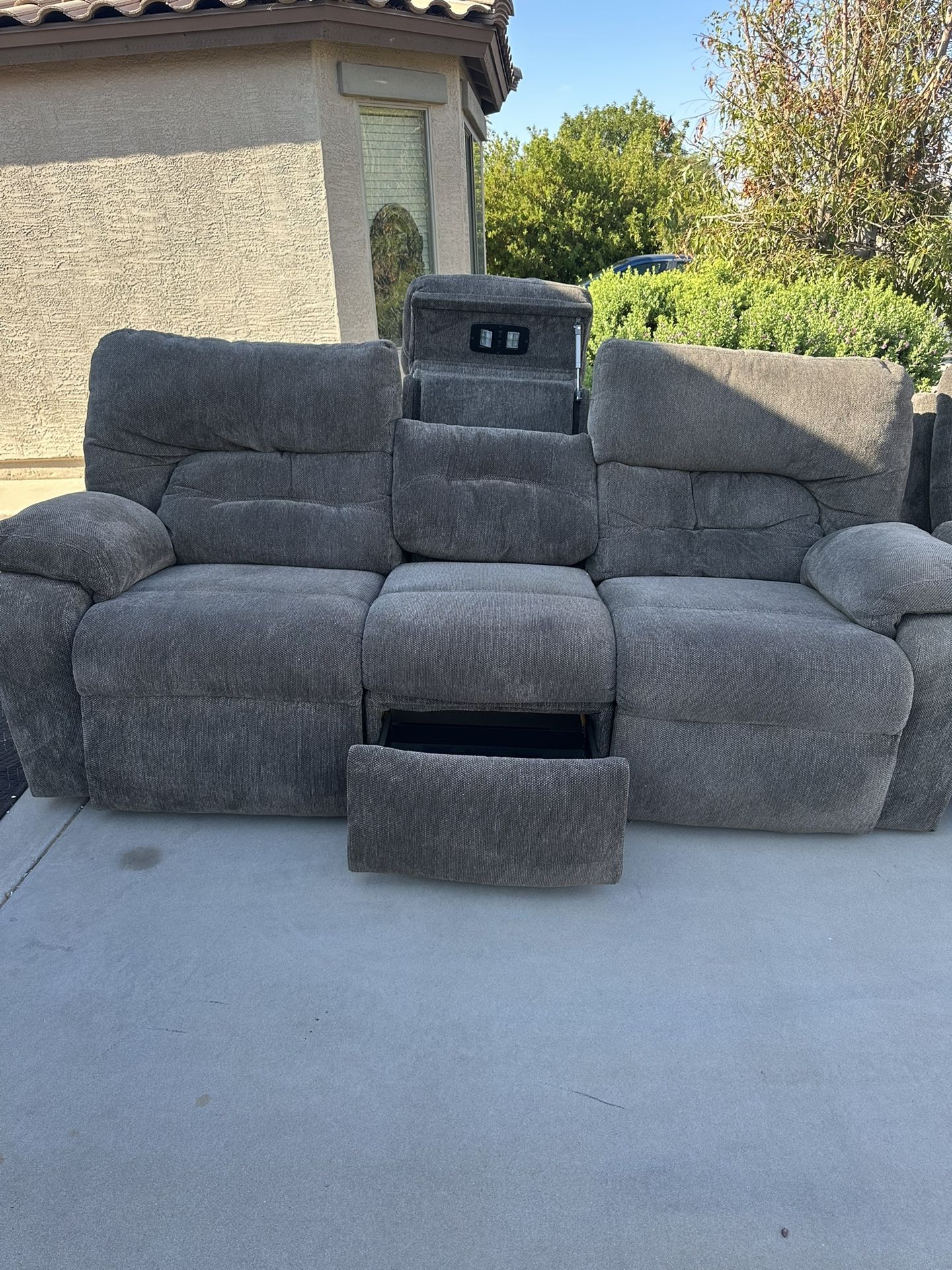 Reclining Couch Electric With ISB Ports