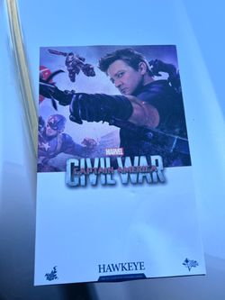 Hawkeye Hot Toy