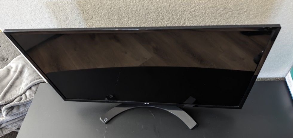 32" LG Monitor Up For Sale.