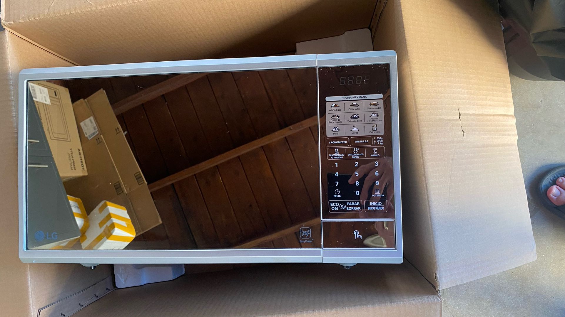 LG Microwave **In Spanish**