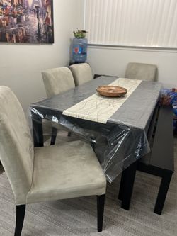 IKEA extendable Dining Table Set