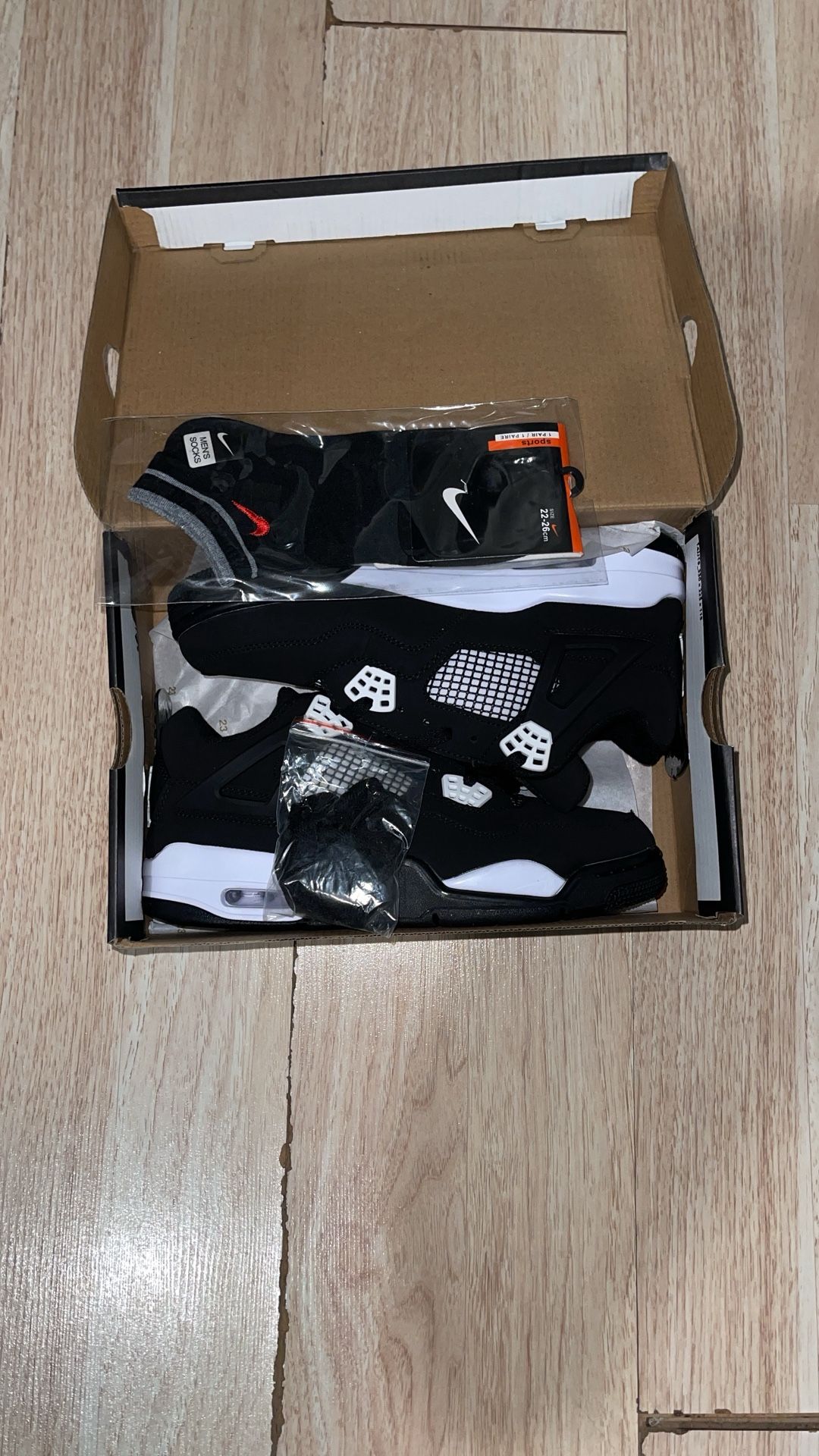 Jordan 4 White Thunder 