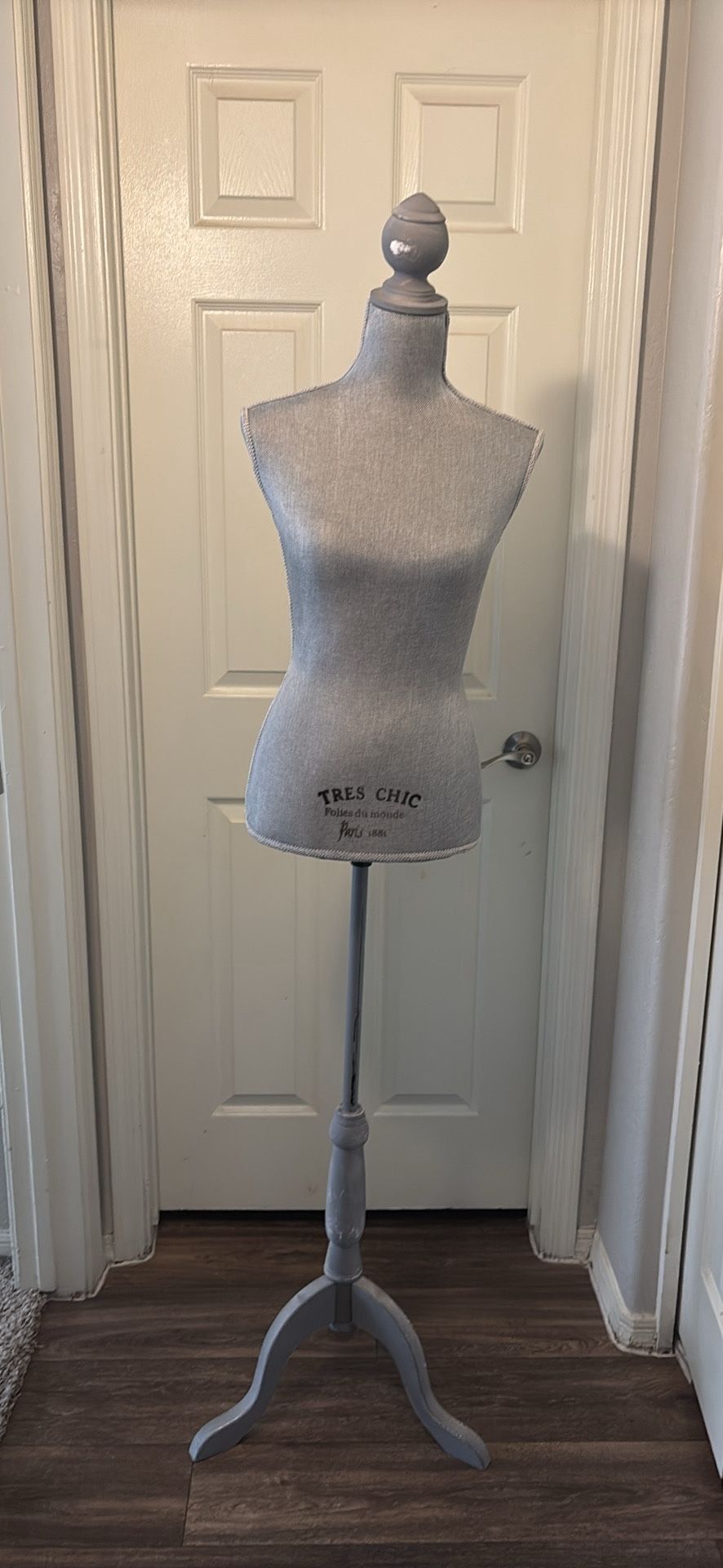 Tres Chic Mannequin