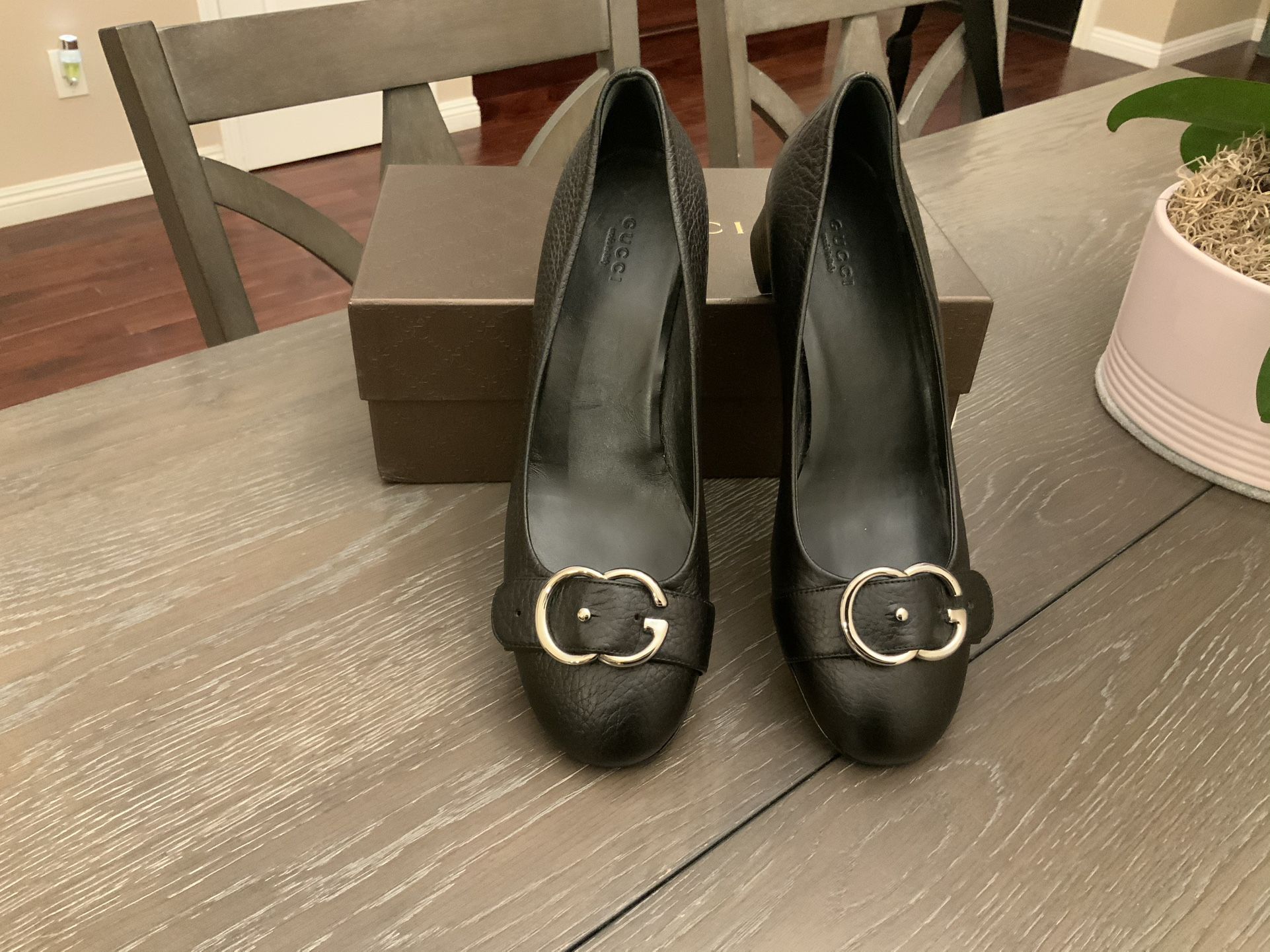 Shoes/ Gucci