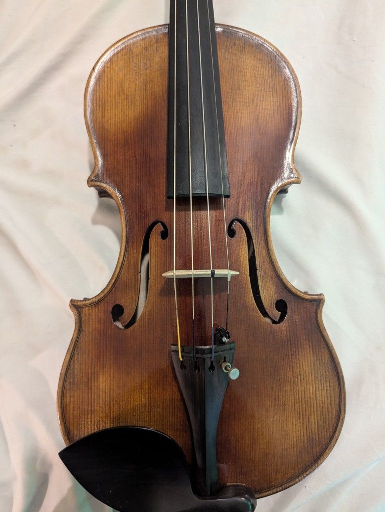 Stradivarius Violin 4/4 with Bow and Case
