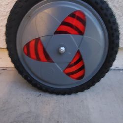 Gyrobike Gyrowheel, to help train new bike riders