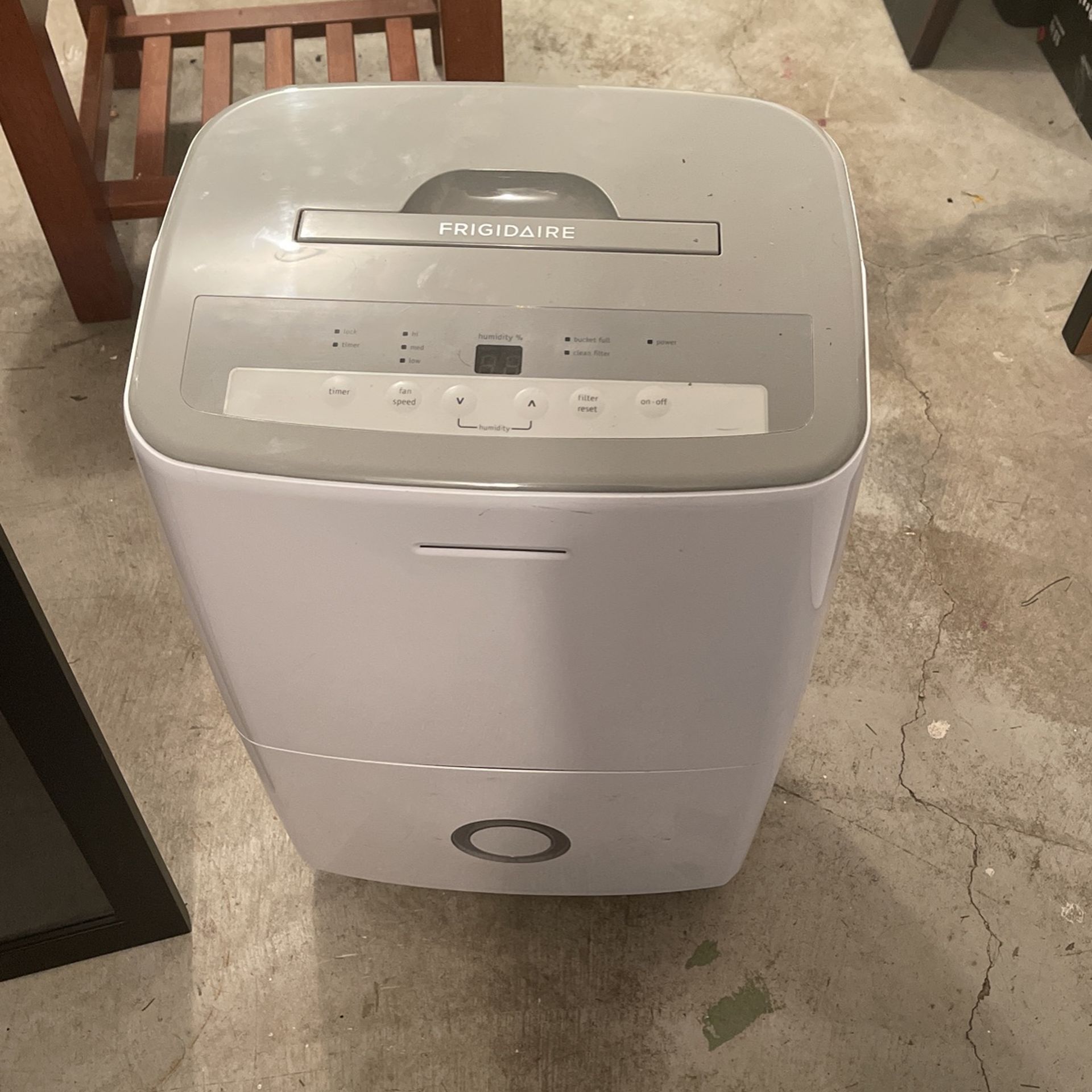Fridgidaire 50 Pint