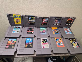 Nintendo NES GAME LOT with case