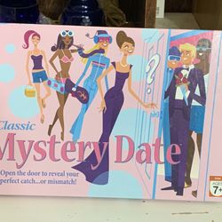 Mystery Date Board Game Hasbro 2005 Excellent Condition
