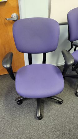 Purple rolling office rask chairs with arms