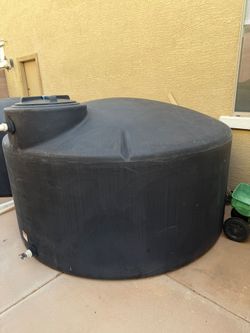 2 Large Black Poly Water Storage Tank 1100 Gallons each