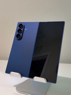 Samsung Galaxy Z Fold7 Unlocked 256GB Blue Shadow - Outer Screen Works - Inner Screen Damaged