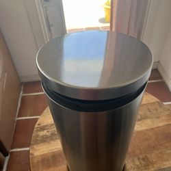 Trash Can 