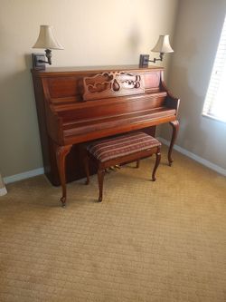 Upright piano