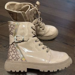 Like New Girls Boots DKNY, Size 2us