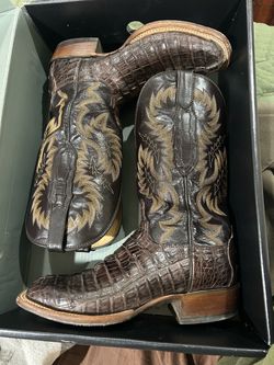 Lucchese's